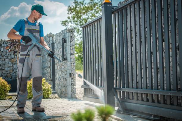 Best Pool Deck Cleaning  in Petaluma, CA
